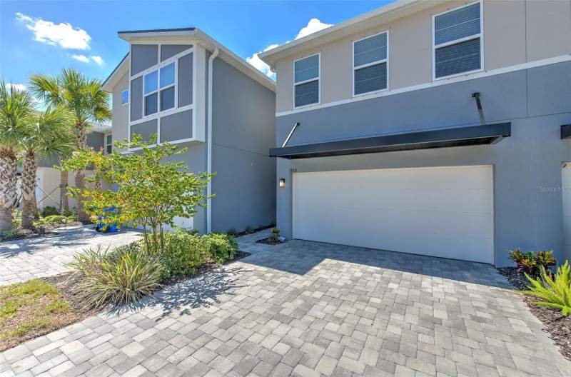3 bedroom Townhouse at 1133 Creek Valley Court, Bloomingdale Townes, Brandon — photo 2
