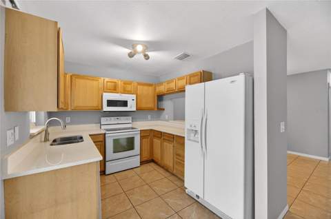 2258 Fluorshire Drive, Brandon FL - photo 18 of 48
