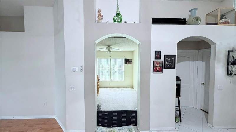 4 bedroom Single Family Residence at 8503 Pringle Way, Meadow Brook Unit 1, Tampa — photo 5