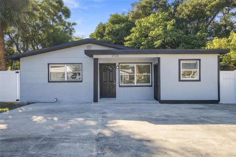 3 bedroom Single Family Residence at 3720 N Garrison Street, Grant Park Add, Tampa — photo 1