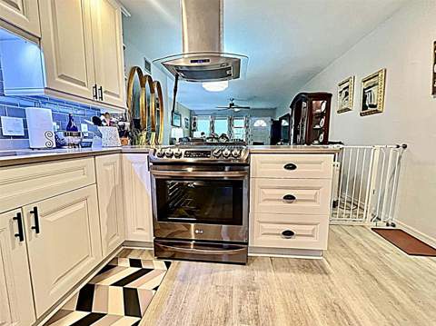 5820 N 43rd Terrace Terrace #1404, Kenneth City FL - photo 10 of 38