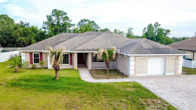 4 bedroom Single Family Residence at 12036 Penguin Avenue, Royal Highlands, Weeki Wachee — photo 4
