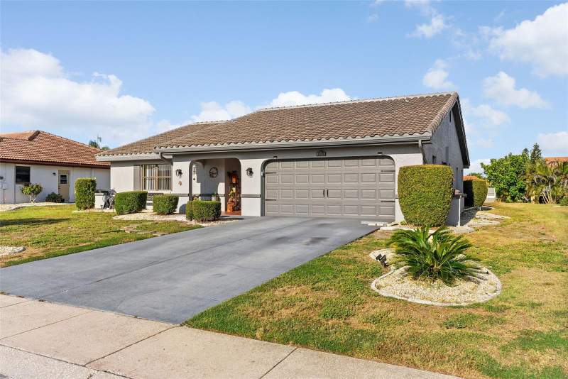 2 bedroom Single Family Residence at 1816 Granville Lane, Greenbriar Sub Ph 1, Sun City Center — photo 2