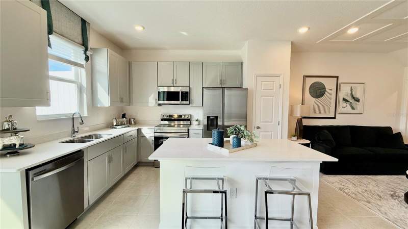 3 bedroom Townhouse at 1340 Stockwell Avenue, Brixton Twnhms, St Cloud — photo 5