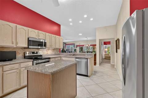 542 Loma Paseo Drive, The Villages FL - photo 8 of 49