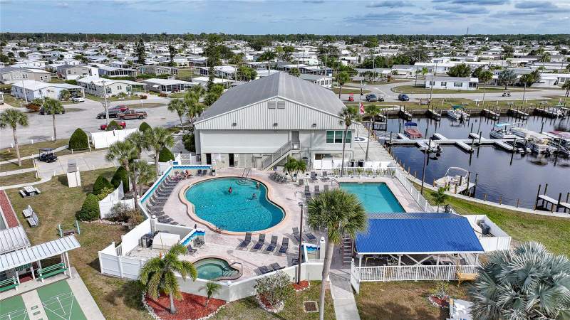 2 bedroom Mobile Home at 635 Blackburn Boulevard, Harbor Cove, North Port — photo 3