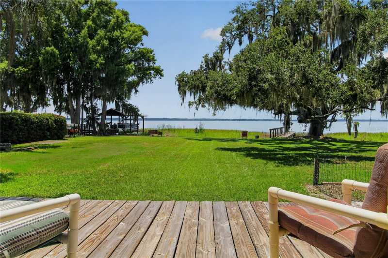 3 bedroom Single Family Residence at 32805 Lake Eustis Drive, Hardens, Tavares — photo 1