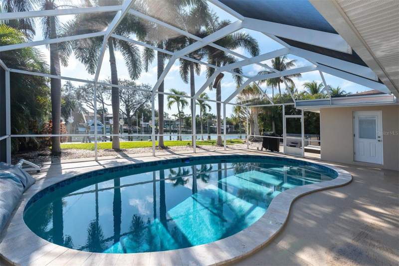 3 bedroom Single Family Residence at 4200 46th Avenue, Maximo Moorings, St Petersburg — photo 3