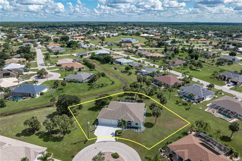 4 bedroom Single Family Residence at 601 Trumpet Tree, Punta Gorda Isles Sec 18, Punta Gorda — photo 2