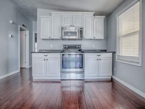 518 Saint Andrews Boulevard, Lady Lake FL - photo 10 of 44