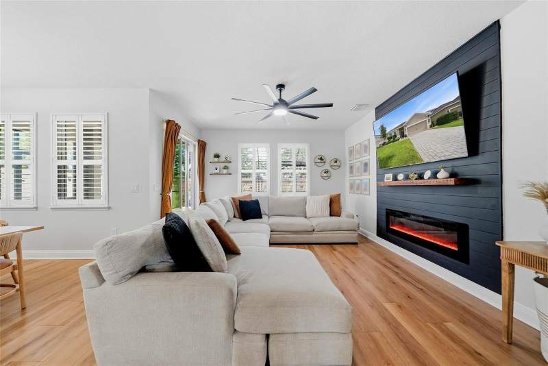 4 bedroom Single Family Residence at 12204 Blue Pacific Drive, Lucaya Lake Club Ph 3, Riverview — photo 5