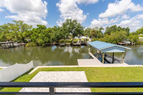8717 Driftwood Drive, Tampa FL - photo 16 of 89