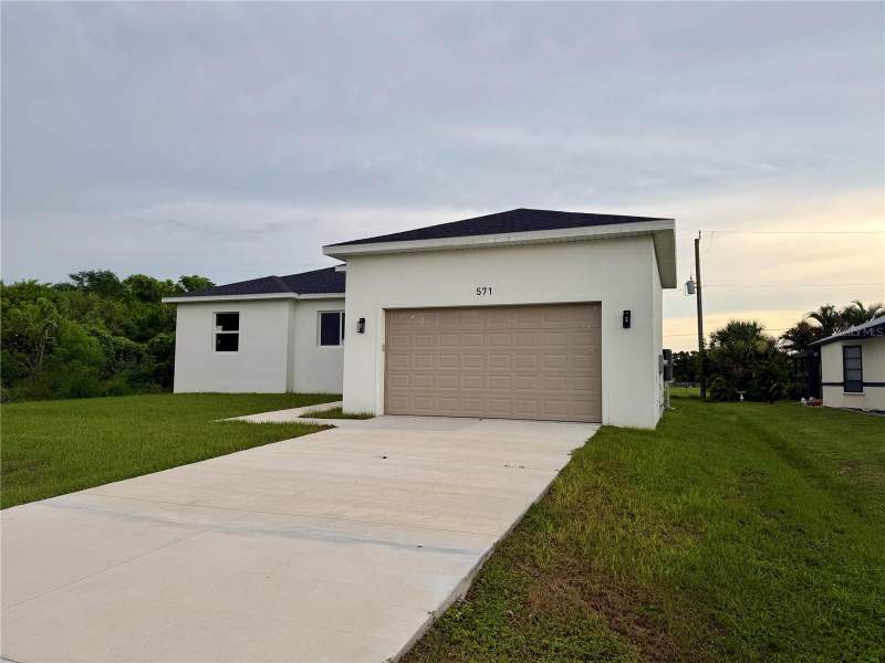 3 bedroom Single Family Residence at 571 Mimosa Avenue, Port Charlotte Sec 010, Port Charlotte — photo 3