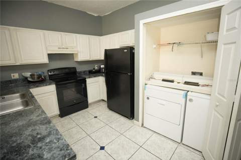 1055 Universal Rest Place, Kissimmee FL - photo 11 of 32