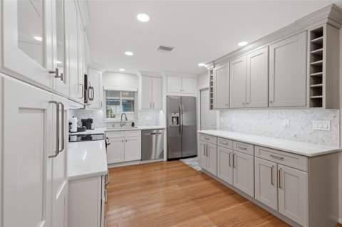 205 SE Monroe Circle, St Petersburg FL - photo 11 of 26