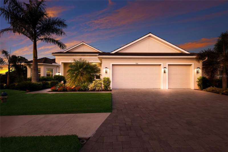 4 bedroom Single Family Residence at 7050 Tamworth Parkway, Waverley Sub, Sarasota — photo 2