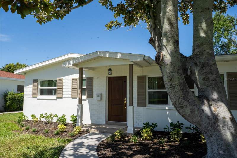 3 bedroom Single Family Residence at 2090 76th Street, Jungle Country Club 4th Add, St Petersburg — photo 3