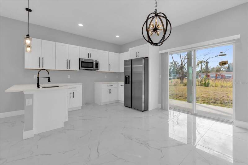 3 bedroom Single Family Residence at 2404 CENTER STREET, MIDWAY, SANFORD — photo 4