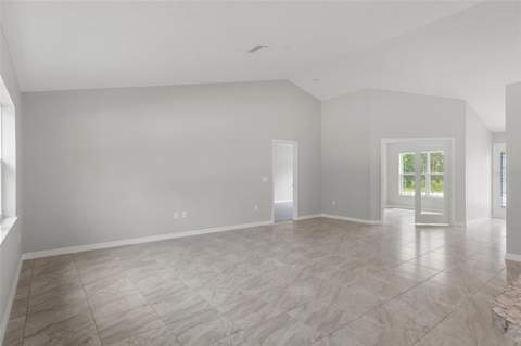 12085 Manassas Avenue, Weeki Wachee FL - photo 9 of 38