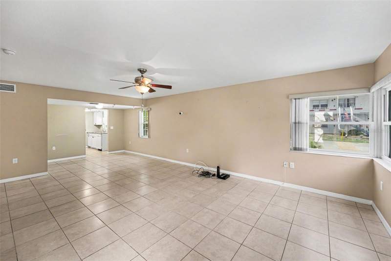 2 bedroom Condominium at 5855 18th Street #1, Town Apts Condo, St Petersburg — photo 3