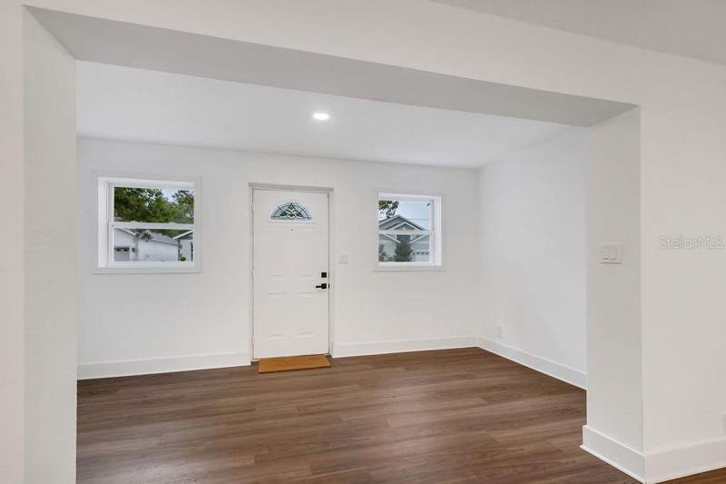 5 bedroom Single Family Residence at 842 Dennis Avenue, Blue Diamond, Orlando — photo 5