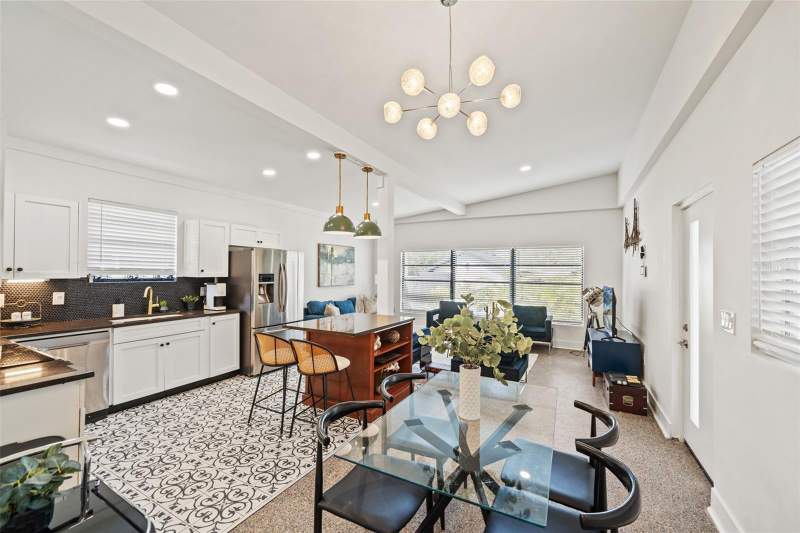 3 bedroom Single Family Residence at 308 E Hollywood Street, Hollywood Park, Tampa — photo 5