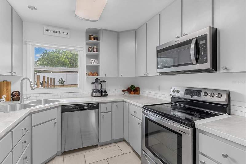 3 bedroom Single Family Residence at 855 Pearl Drive, Golden Isle, Mount Dora — photo 4