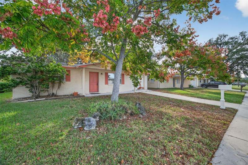 2 bedroom Single Family Residence at 10102 Glen Moor Lane, Regency Park, Port Richey — photo 2