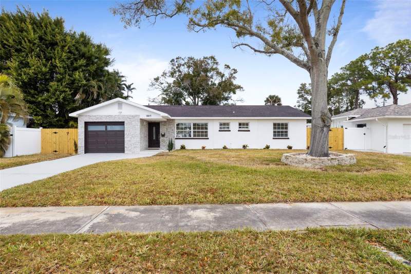 3 bedroom Single Family Residence at 1817 OREGON AVENUE, SHORE ACRES EDGEWATER SEC BLKS 7 8 9 10 11 12 & 16, ST PETERSBURG — photo 5