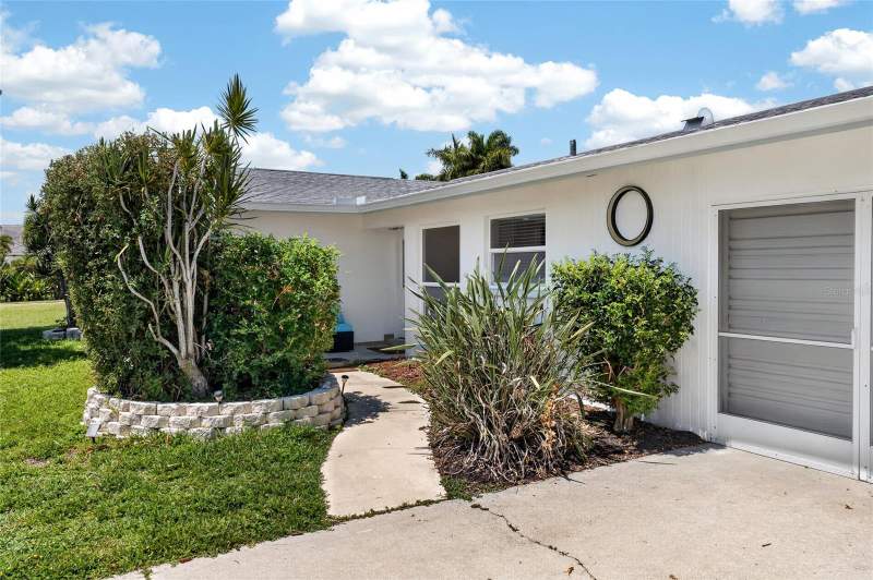 3 bedroom Single Family Residence at 3114 SE 18th Avenue, Cape Coral, Cape Coral — photo 4