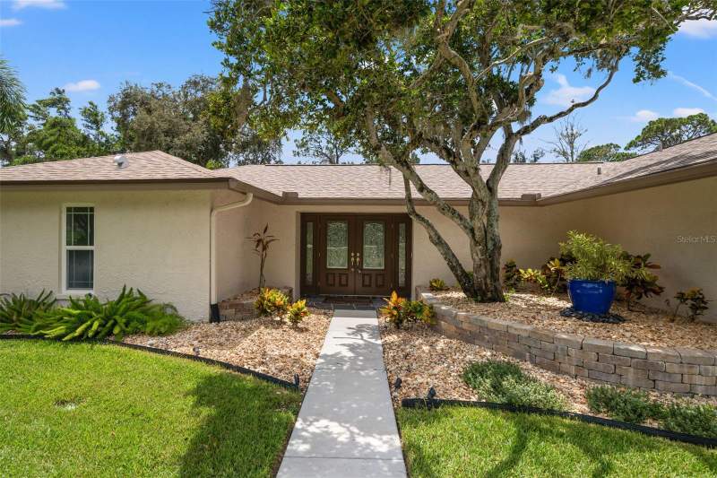3 bedroom Single Family Residence at 940 Rolling Hills Drive, Westlake Village, Palm Harbor — photo 2
