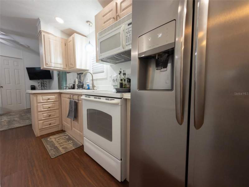 2 bedroom Manufactured Home at 6544 La Mesa Road, Caliente Casita Village, Land O Lakes — photo 5