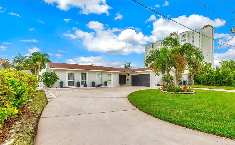 3 bedroom Single Family Residence at 450 64th Avenue, Three Palms Point, St Pete Beach — photo 4