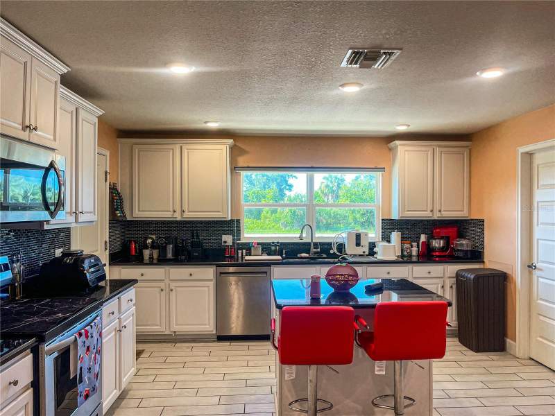 4 bedroom Single Family Residence at 10125 Audrey Street, Port Charlotte Sec 87, Port Charlotte — photo 5