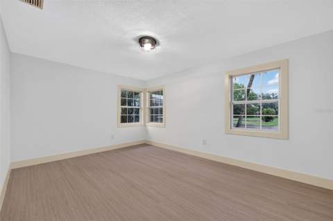 870 Narcissus Avenue, Clearwater Beach FL - photo 11 of 54