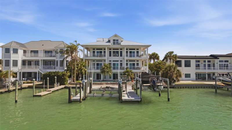 5 bedroom Single Family Residence at 24 N PINE CIRCLE, EAGLES NEST POINT, BELLEAIR — photo 4
