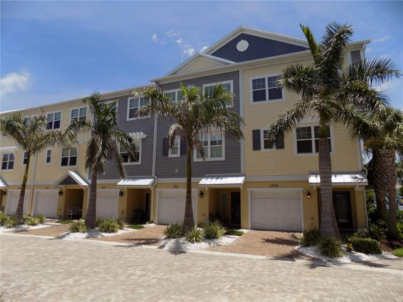 4 bedroom Townhouse at 2511 Coral Court, Walk At Indian Rocks Beach, Indian Rocks Beach — photo 2