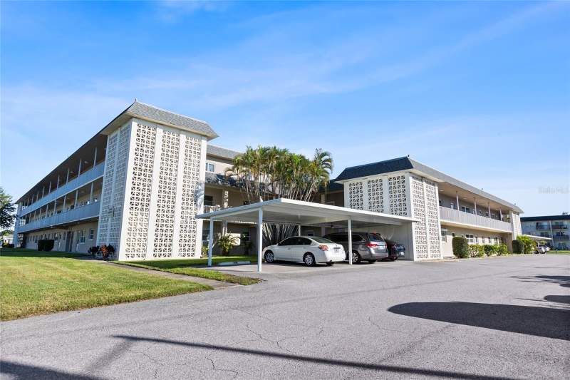2 bedroom Condominium at 5725 12th Avenue #301D, Tyrone Garden Apts Condo, St Petersburg — photo 3