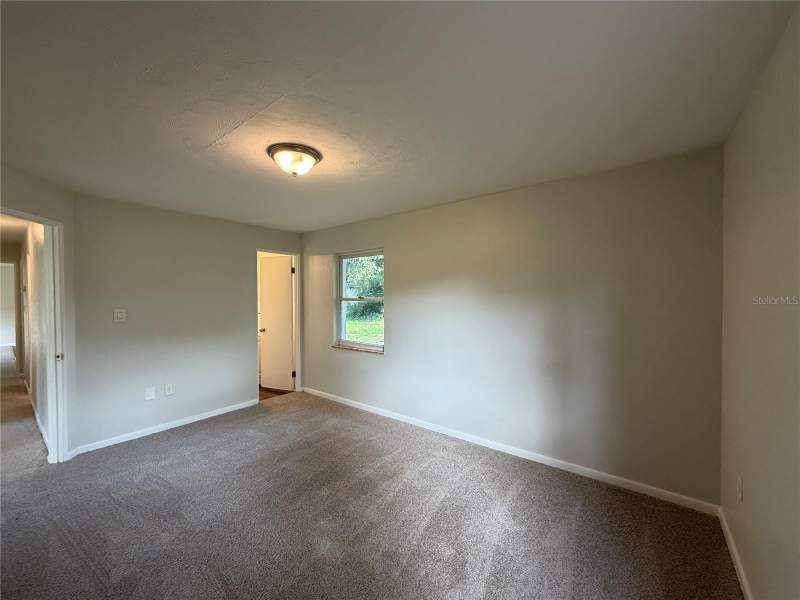 3 bedroom Single Family Residence at 411 W Seminole Avenue, Eustis, Eustis — photo 4