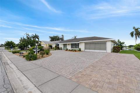1516 New Bedford Drive, Sun City Center FL - photo 11 of 90