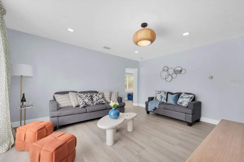4 bedroom Single Family Residence at 4000 46th Street, Vezina Groves Sub, St Petersburg — photo 4