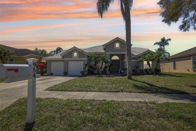 4 bedroom Single Family Residence at 954 Cobblestone Lane, Shadowlake Village At Woodfield Add, Tarpon Springs — photo 2