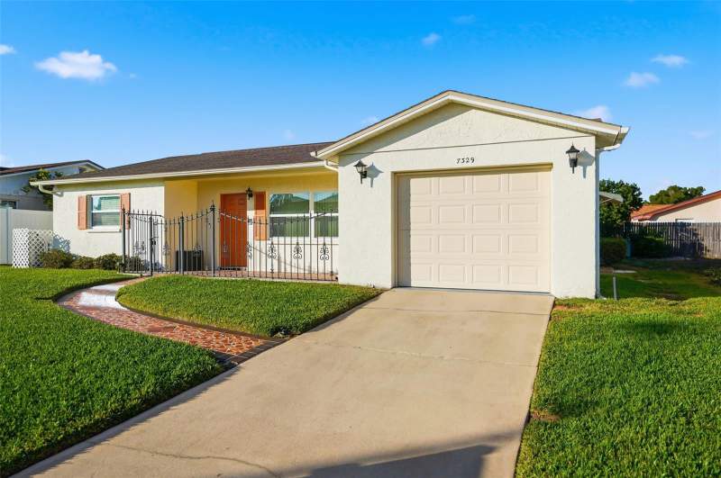 2 bedroom Single Family Residence at 7329 Cay Drive, Embassy Hills, Port Richey — photo 2
