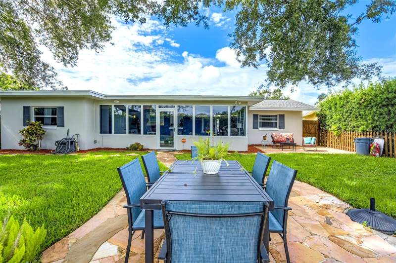 3 bedroom Single Family Residence at 1636 LEISURE DRIVE, WOODRIDGE, CLEARWATER — photo 2