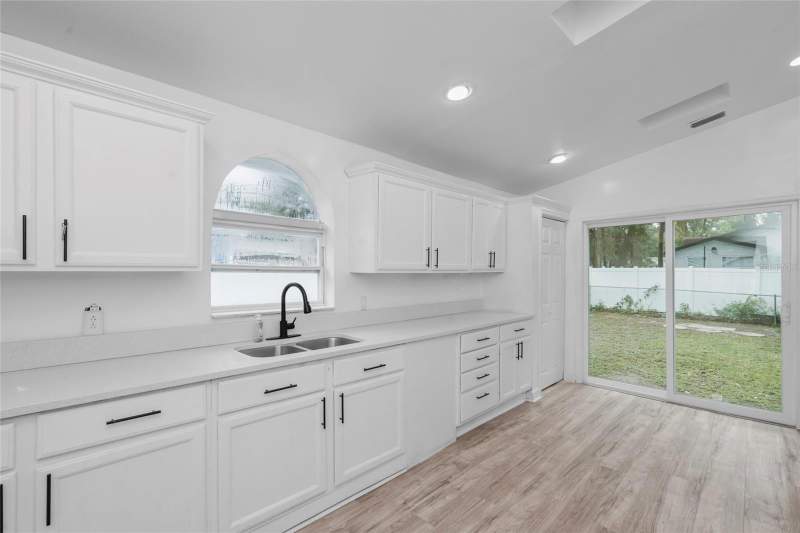 3 bedroom Single Family Residence at 8021 N Edison Avenue, Sinewood, Tampa — photo 4