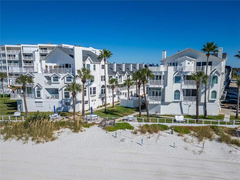 2 bedroom Townhouse at 17960 Gulf Blvd #108, Sunset Reef, Redington Shores — photo 2
