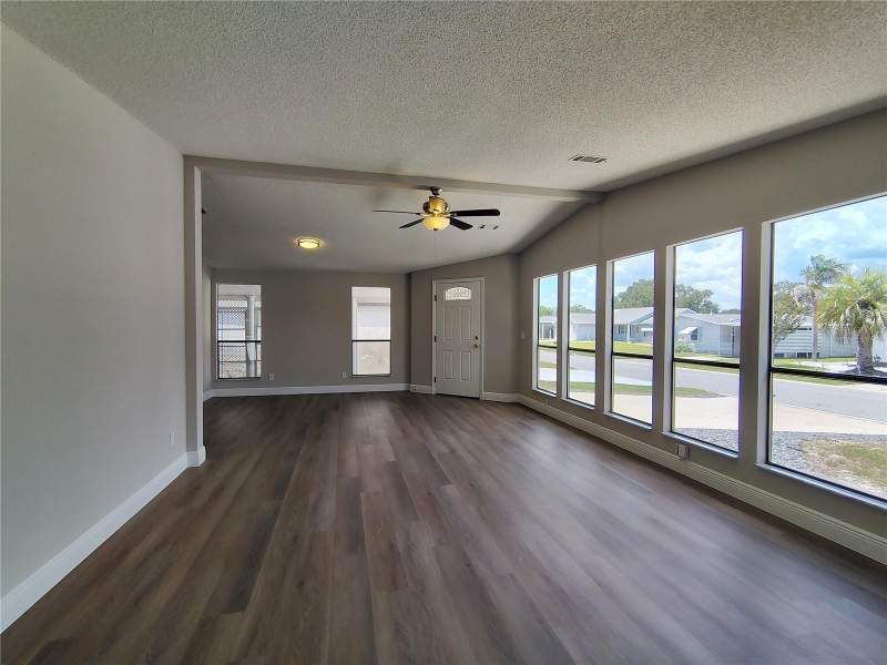 2 bedroom Manufactured Home at 702 Turnberry Lane, Lady Lake Orange Blossom Gardens Unit 10, Lady Lake — photo 3