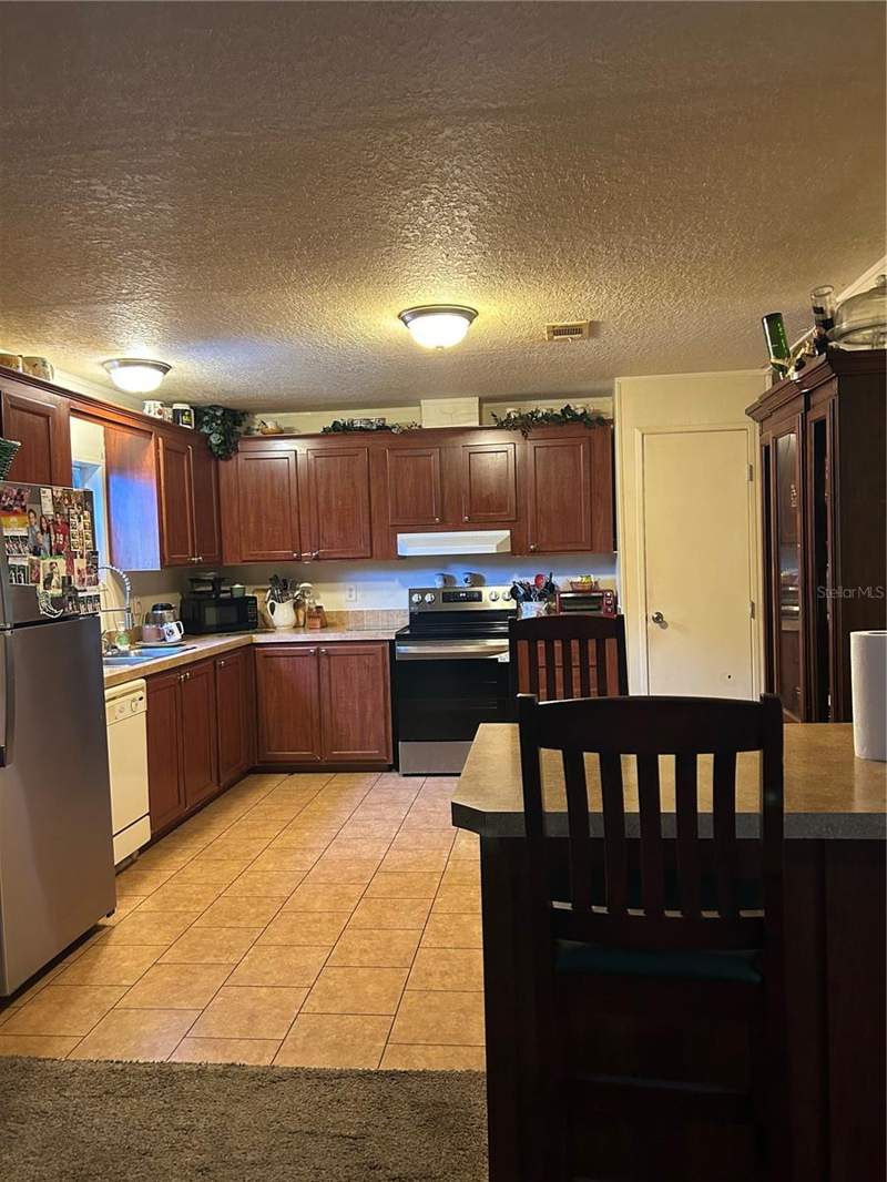 3 bedroom Manufactured Home at 7407 Sabre Street, Charlin Park Sixth Add, Orlando — photo 3