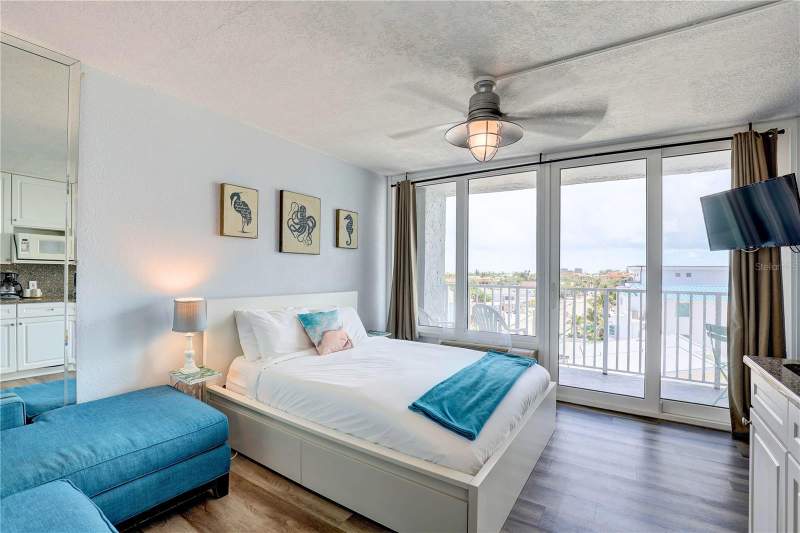0 bedroom Condo - Hotel at 9980 Gulf Boulevard #522, Island Inn Condo, Treasure Island — photo 5