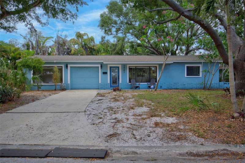 3 bedroom Single Family Residence at 2901 70th Street, Tyrone Park, St Petersburg — photo 1